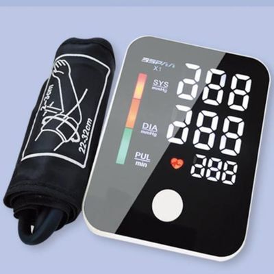 Monitor del polsino di pressione sanguigna di Digital del tester di pressione sanguigna della famiglia del CE ISO13485
